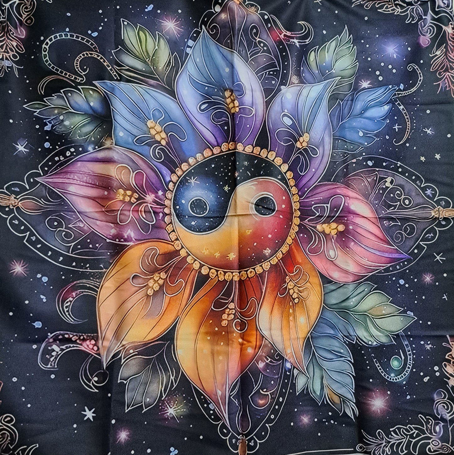 Large tarot/wall cloth, yin yang and petals