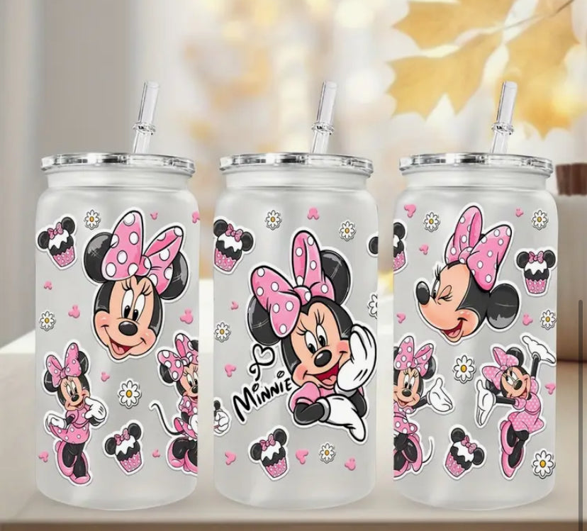 A 16-Ounce Plastic Cup Featuring The Classic Disney Character Minnie Mouse, Suitable for Coffee, Drinks, Beer, Milk, And Juice (With a Straw)