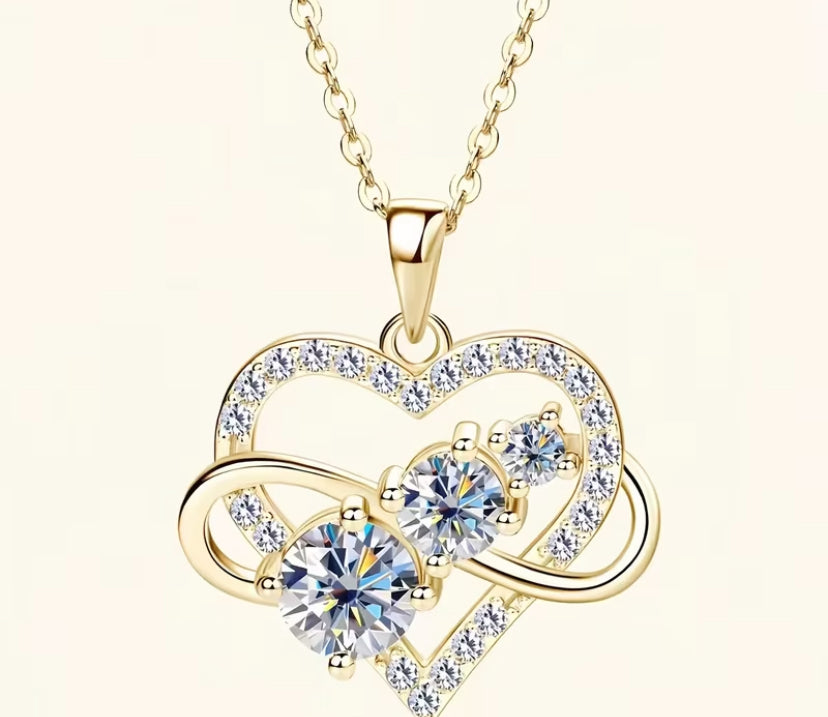 Infinite Love 8-Shaped Three Lifetimes Heart Necklace for Women, Light Luxury Minimalist Collarbone Chain