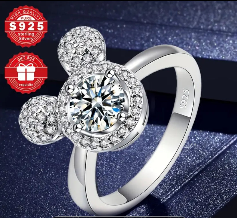 Luxurious 925 Sterling Silver Ring with Synthetic Zirconia