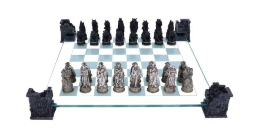 VAMPIRE & WEREWOLF CHESS SET 43CM