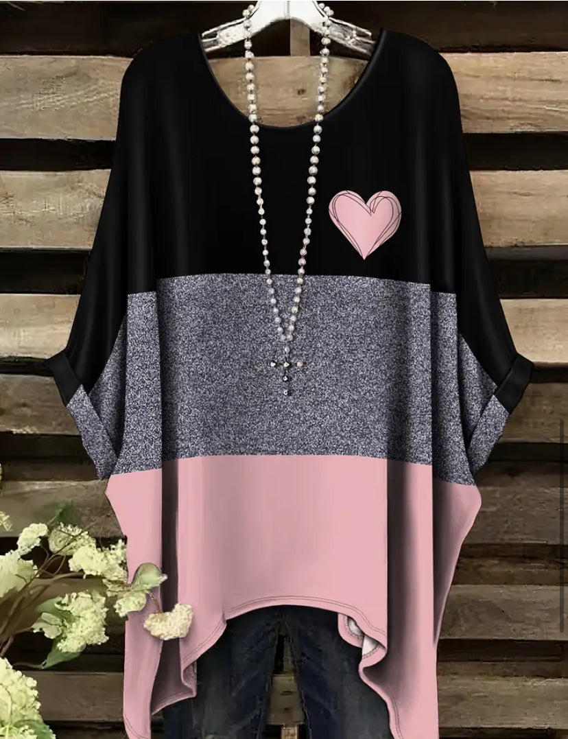 Plus-Size Women'S Fashion with a Directional Design Featuring an Elegant Bohemian Vacation Style.