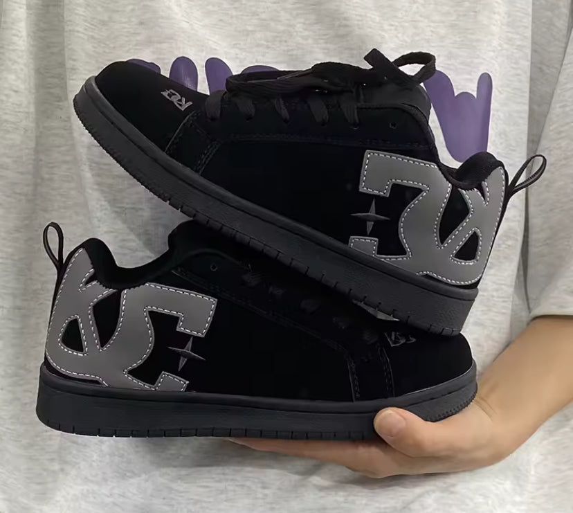 New Retro Style Casual Sports Shoes