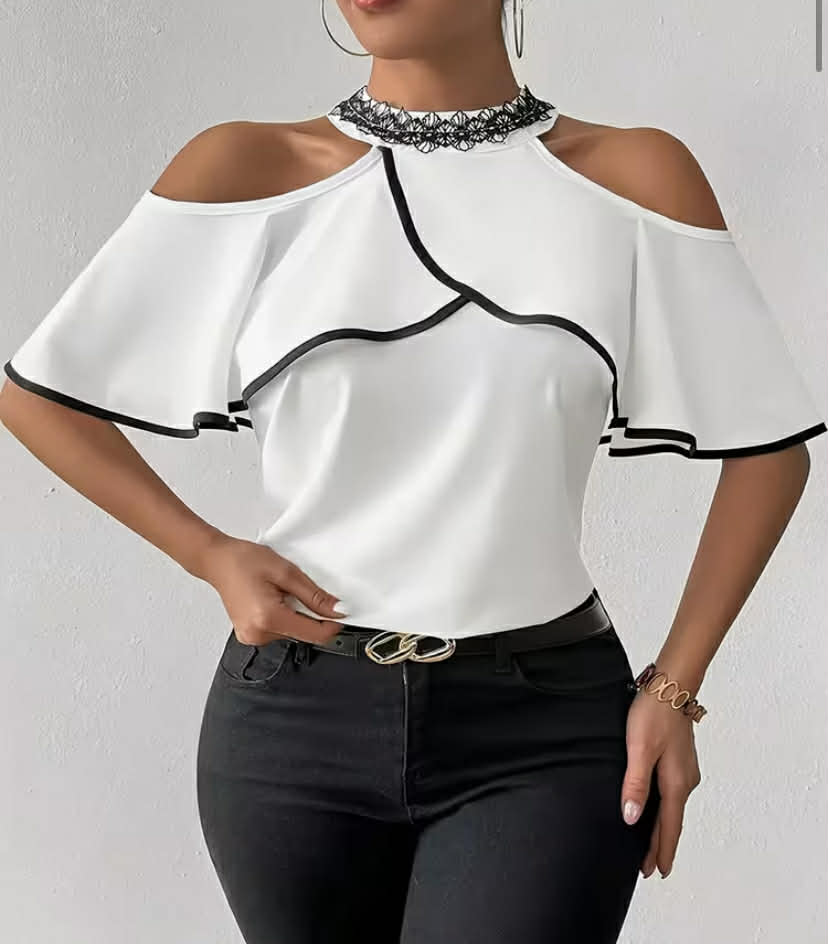 Plus Size - Targeted Development of Summer New Black And White Patchwork Plus Size Women'S Top, Collar Lace Patchwork Ruffled Collar Elegant Women'S Blouse