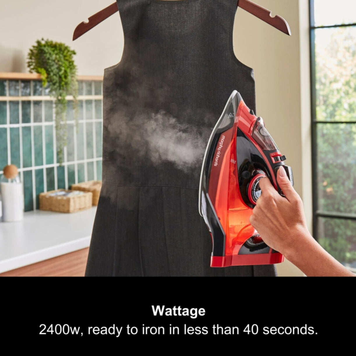 Morphy Richards EasyCHARGE Cordless Steam Iron, Non Stick Ceramic Soleplate, 130g Boost, 30g Output, 350ml Water Tank, Anti Drip and Scale, Auto