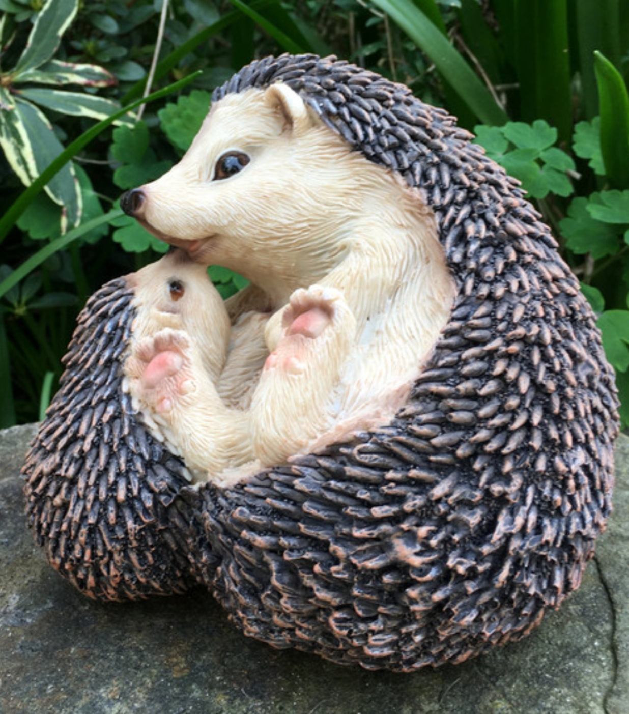 Garden Pals Hedgehog Holding Baby Cute Garden Ornament Figure