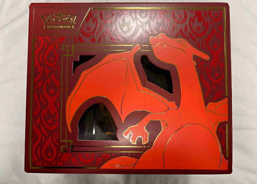 Pokémon TCG: Charizard ex Super-Premium Collection