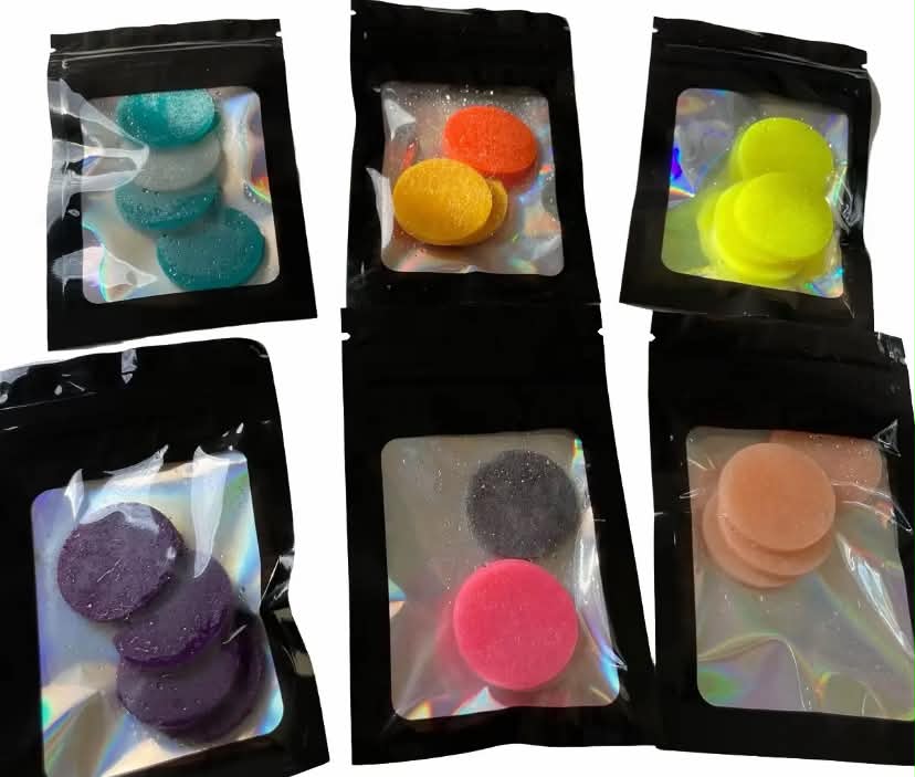 Super Scented Hoover Vacuum Freshener Discs - Pack of 4 - Strong & Long Lasting Fragrance Perfume Scented Room Aroma - Easy to Use - For all hoover types
