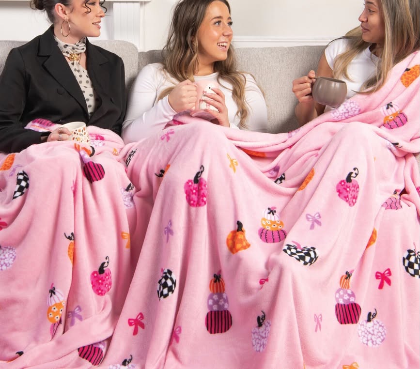 Bowtique Pumpkins Family Throw - Pink