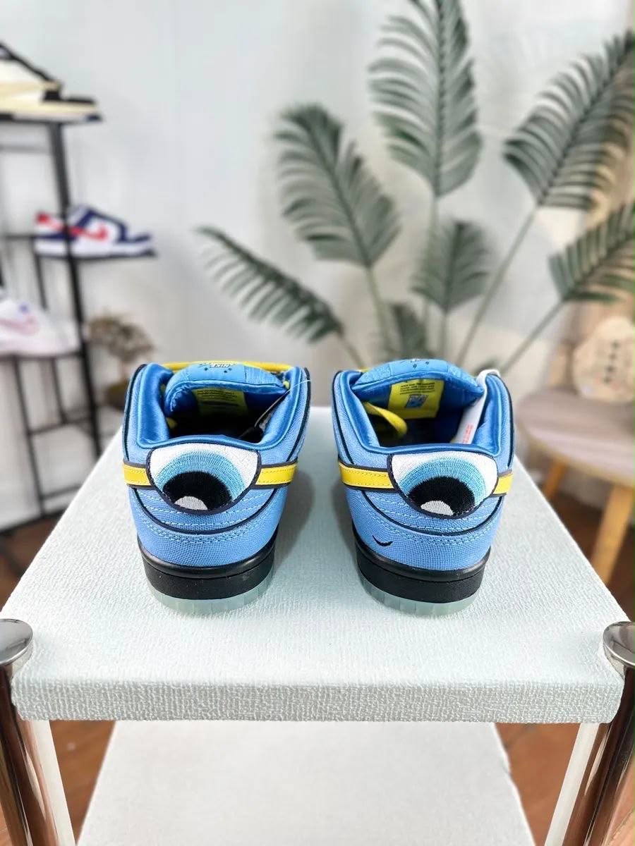 Mens and ladies trainers