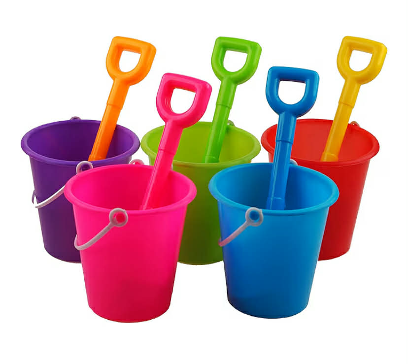 Blue Whale Gifts 5 x Beach Buckets And 5 x Spades