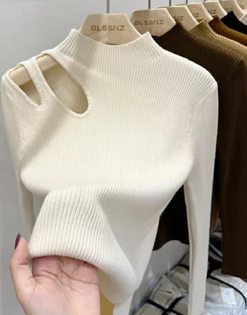 Turtleneck Knitted Women Sweater
One size