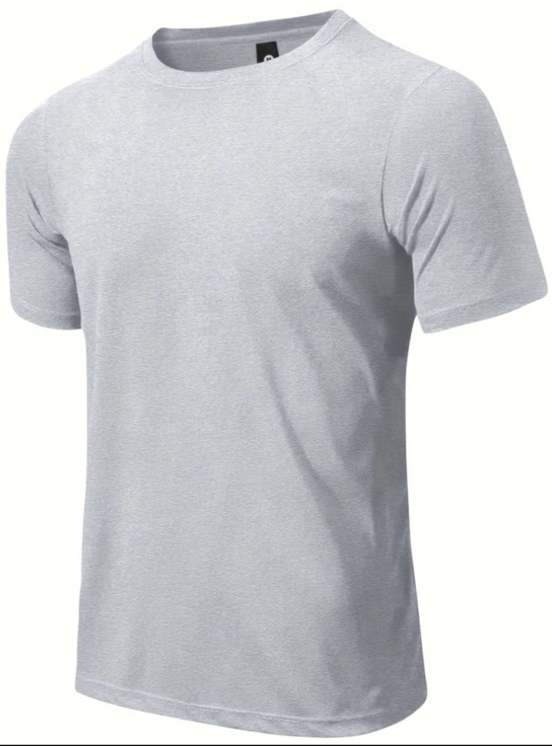 A Set of Three Men'S Short-Sleeve T-Shirts in Solid Colors, Featuring a Round Neck And a Regular Fit.
