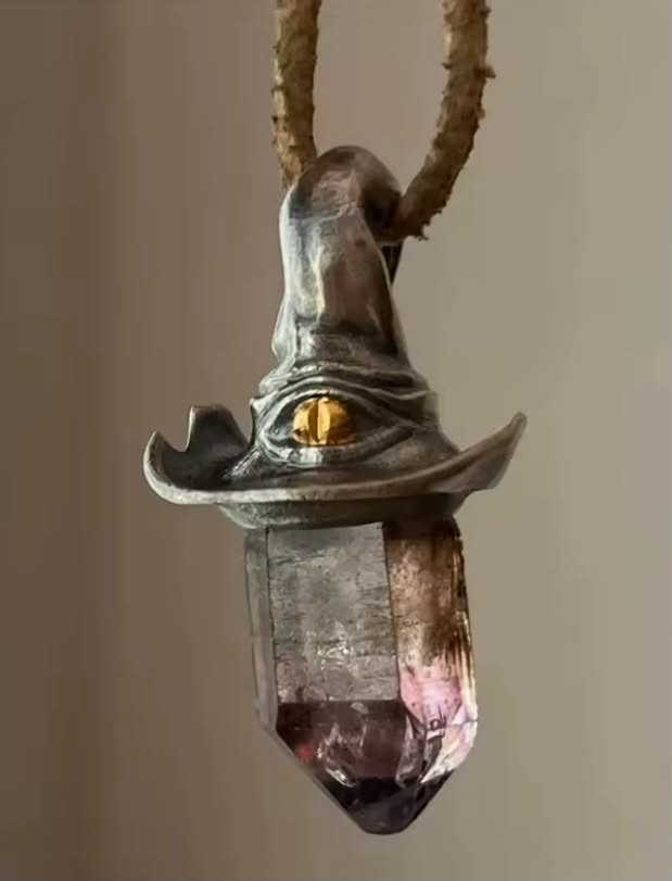 1 pcs Vintage Natural Amethyst Hexagon Witch Hat