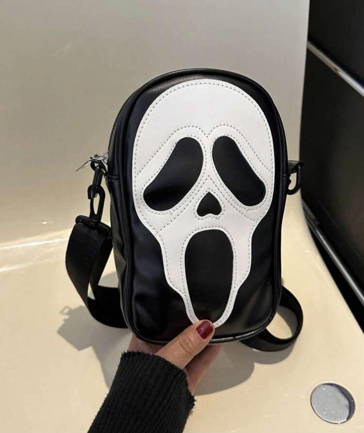 1 pc Streetwear Minimalist Letter Print Adjustable Strap Zipper Closure Crossbody Chest Bag For Men Casual Versatile Daily Travel Multi-Compartment