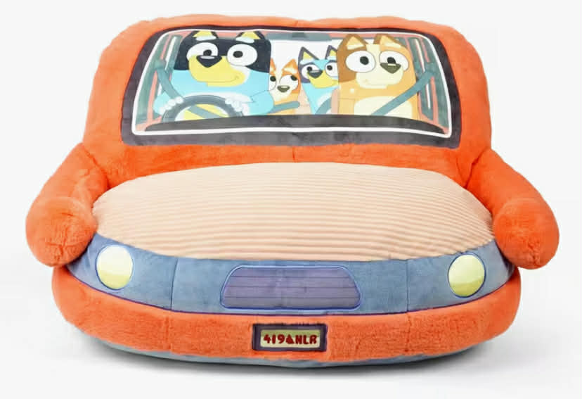 Bluey Car Sofa – Kids Plush Armchair Seat with Family Car Design – Soft & Comfy Toddler Lounge Chair for Bedroom or Playroom – Lightweight & Portable Children’s Furniture