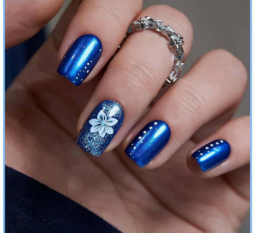 Nail Stickers, 24 Pieces, Pink Nail Tips, Short Artificial Nails in Style, Pink and Blue Heart Letter