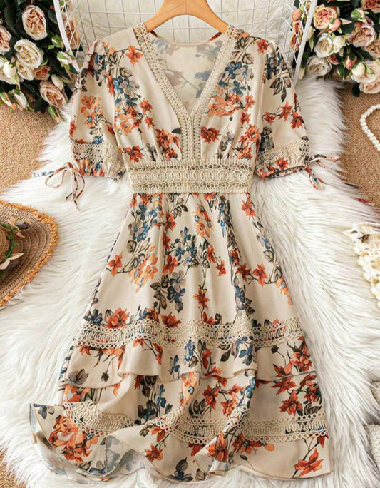 Plus Size Women's Floral Print Contrast Color Lace V-Neck Casual Holiday