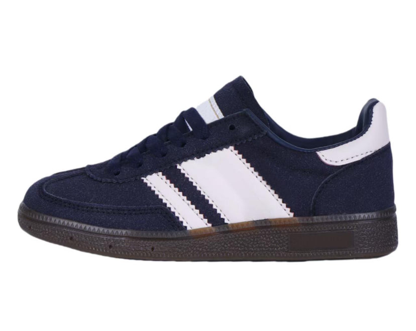Casual trainers