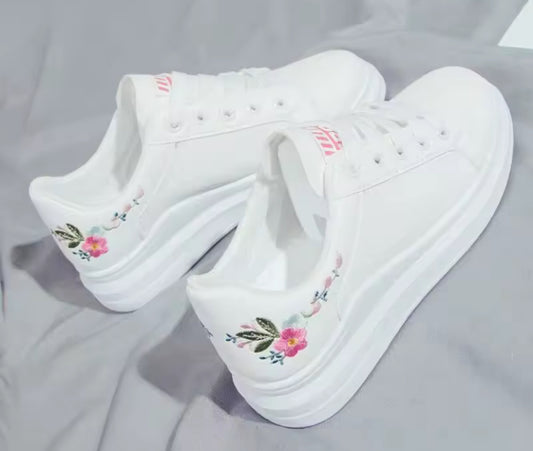 Shoes 2025 Women Running Spring Autumn Fashion White Breathable Embroidered Flower Lace-Up Casual Sneakers