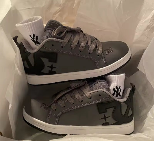 New Retro Style Casual Sports Shoes