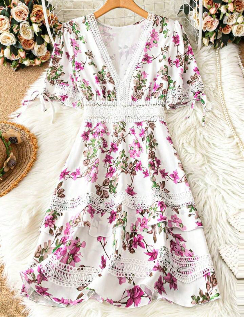 Plus Size Women's Floral Print Contrast Color Lace V-Neck Casual Holiday