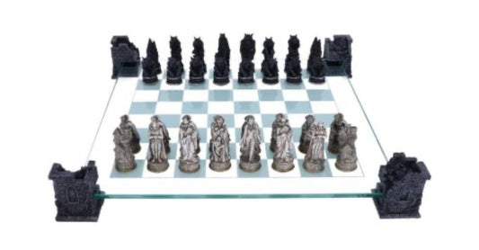 VAMPIRE & WEREWOLF CHESS SET 43CM