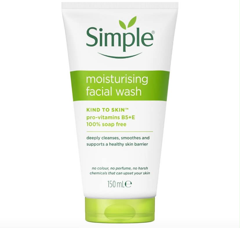 Simple Kind to Skin Moisturising Facial Wash for Gentle Daily Cleansing Leaving Skin Feeling Hydrated 150 ml