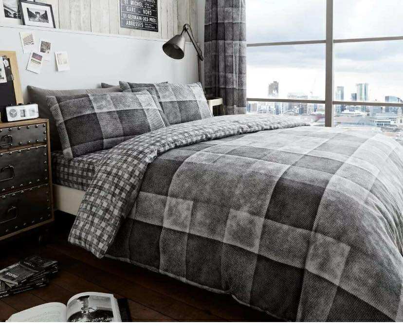 Reversible Check Bedding Sets Poly Cotton Quilt Duvet Cover Set With Pillowcase. 

Double 