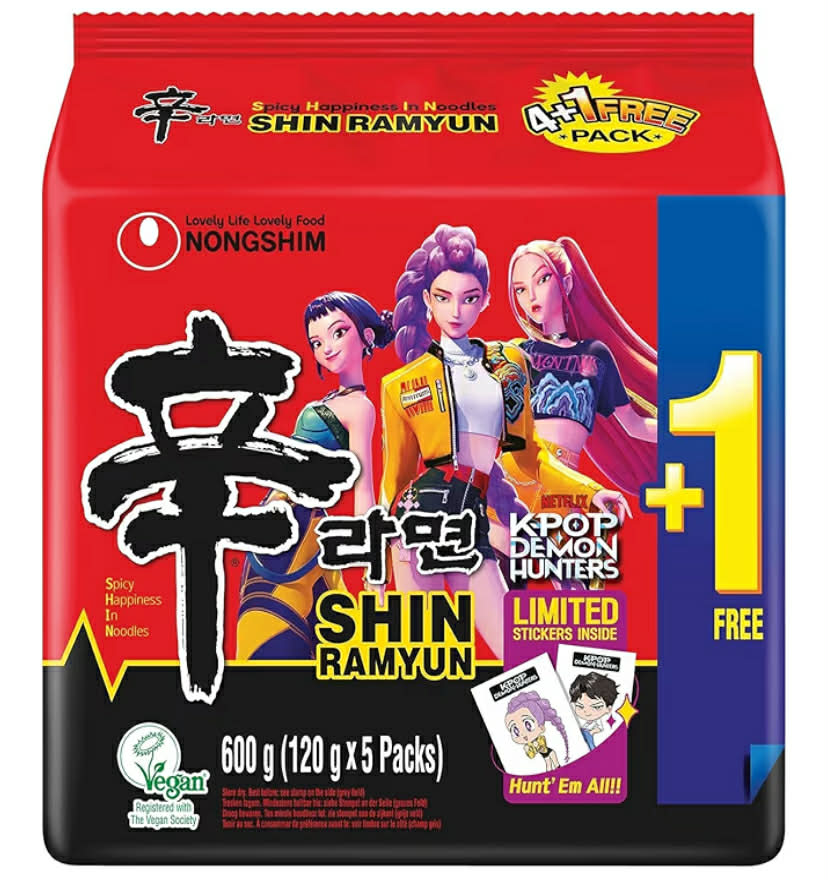 Namdong Kimchi Jjigae Noodle Pot Korean-style instant noodles with a sachet of chilli mix 8x 83 g