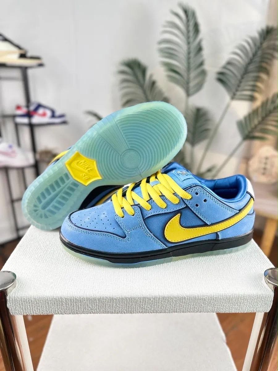 Mens and ladies trainers