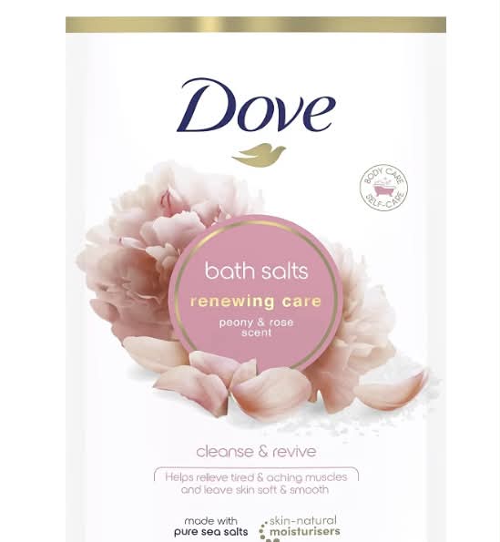 Dove Renewing Care Peony & Rose Bath Salts with skin-natural moisturisers to relax your mind & body, leaving your skin smooth & soft 900 g