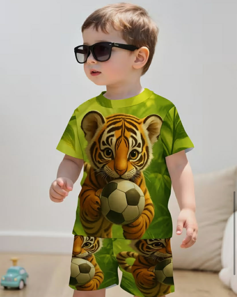 Boys' Creative Green Cartoon Tiger Football 3D Print Design, Short-Sleeve Pullover Shirt and Sports Shorts Set, a Suitable Clothing Gift for Children. Made with Comfortable Fabric, Ideal for Summer, This 2pcs Casual Sportswear Set Is Perfect