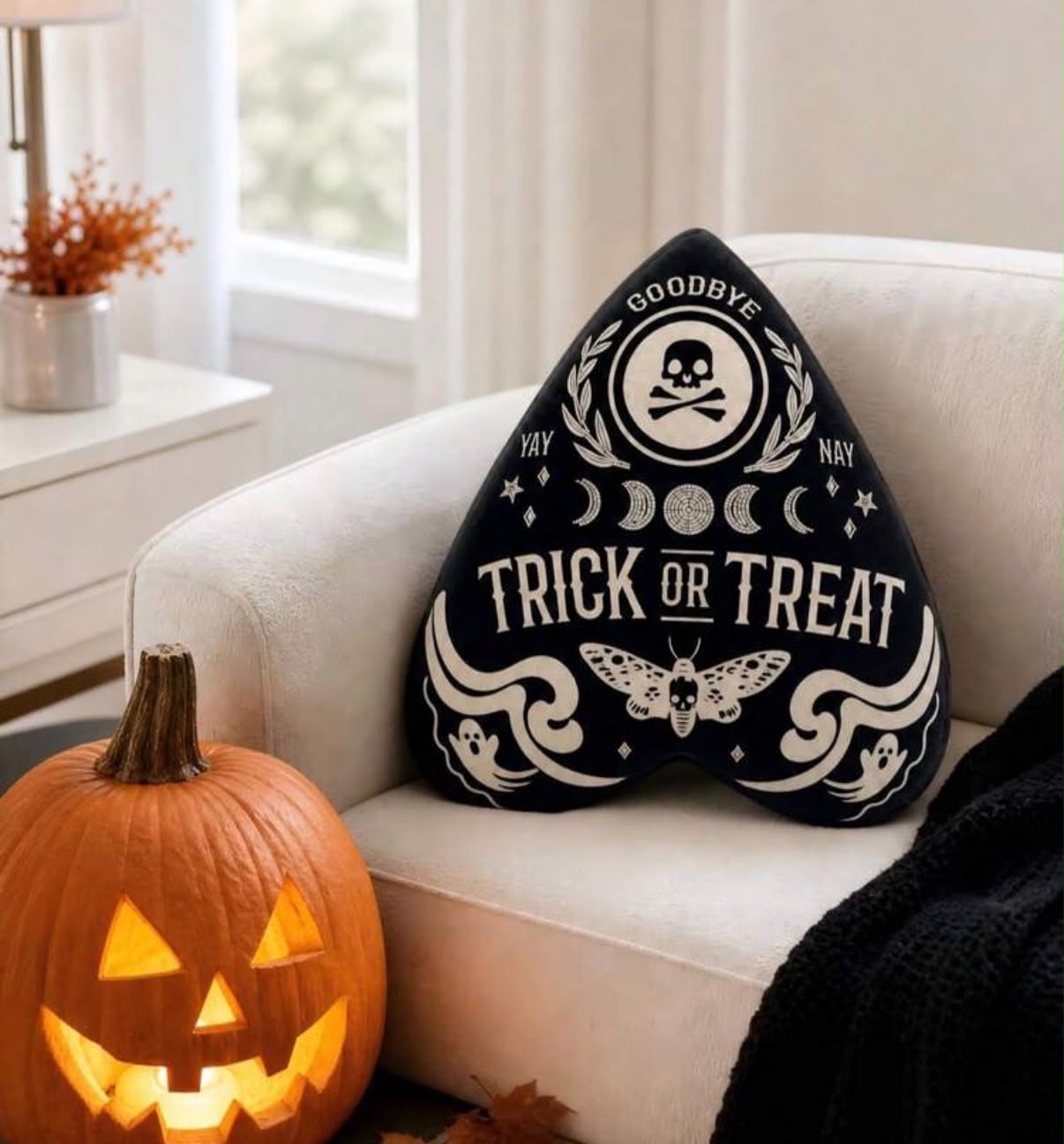 Modern Black & White Cream "Goodbye" Spell Decorative Throw Pillow, Aesthetic Halloween Plush Cushion For Living Room And Dorm Decor