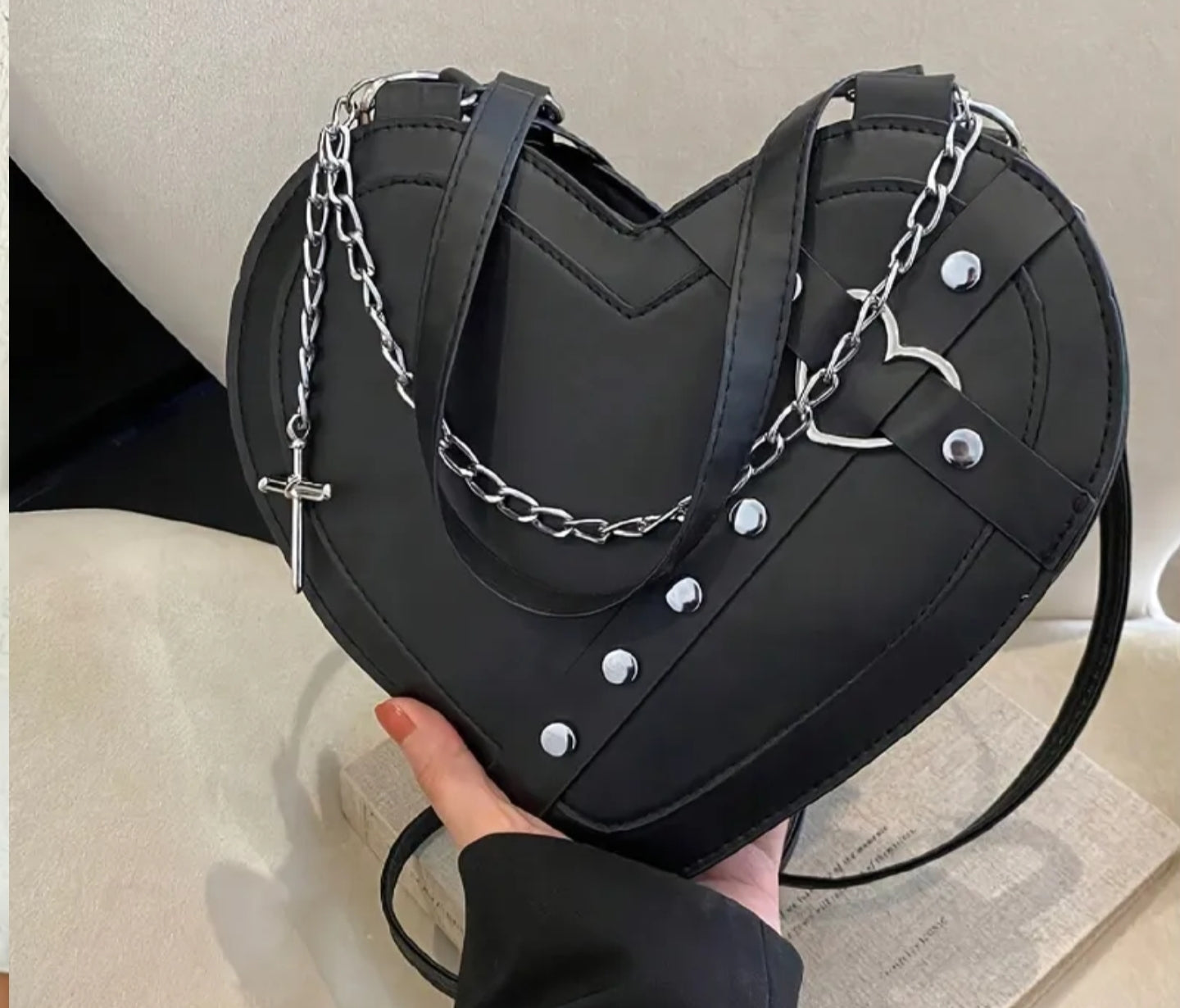 Women's Gothic Punk Rock Heart-Shaped Shoulder Bag - Rivet-Embellished Cross-Body Purse with Adjustable Strap & Zipper Closure