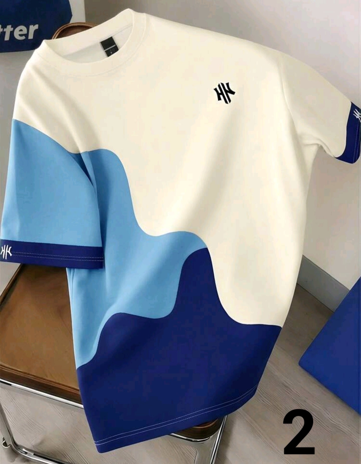 Plus Size Men's Blue & White Contrast Color T-Shirt, Suitable For Summer Outings, Fresh And Versatile