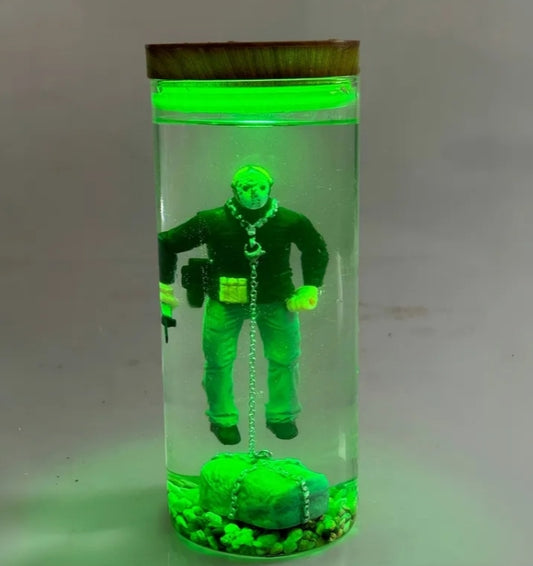 Horror-Themed Underwater Statue - Jason Voorhees Hockey Mask with Chain Aquarium Decoration, Realistic Killer Jason/New Version of the Slasher's Tank Ornament