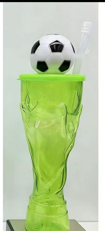 1 pc Colorful Transparent Football Trophy Sipping Cup - Party Theme Creative Portable Water Bottle - Food-grade Material Shockproof and Leakproof Cup - Fan Support Item Cup - Party Gathering Atmosphere Drinking Cup