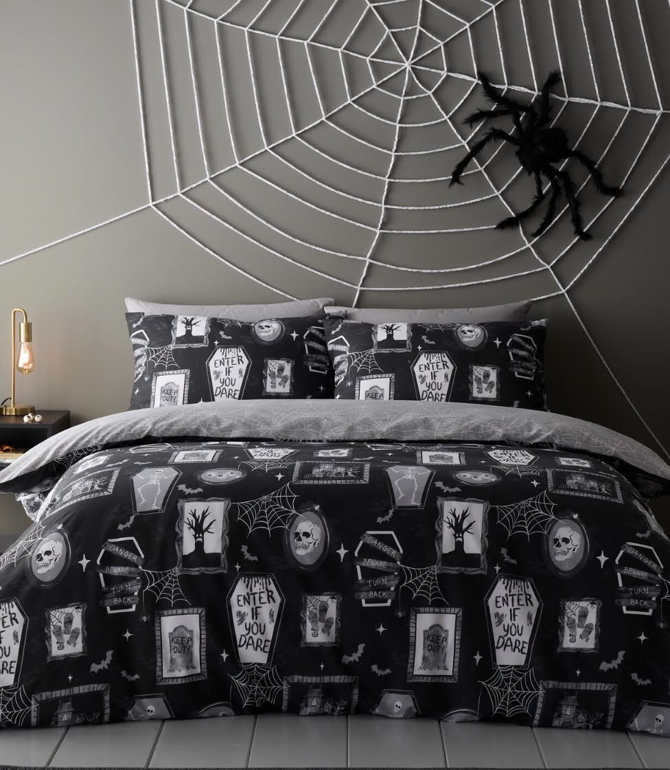 Enter If You Dare Duvet Set - Black