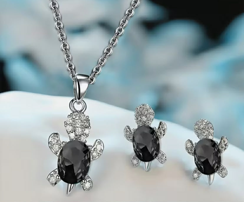 A Set of Turtle Necklace And Earrings Made of Synthetic Zirconia in a 3pcs