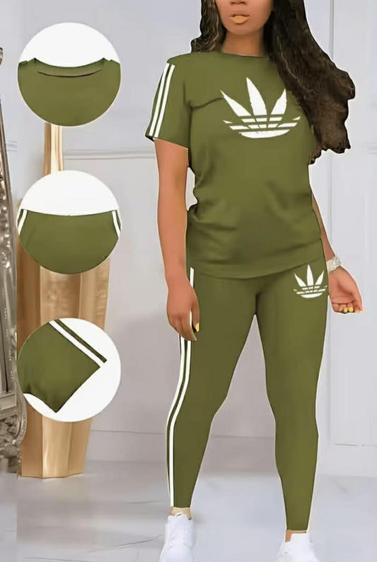 Plus Size Women's Casual 2 pcs Set - with Stripes, Short Sleeve Top & Pants, Geometric Pattern, Regular Fit, Spring/Summer