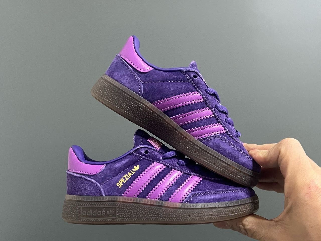 Kids Adidas Spezial       
       