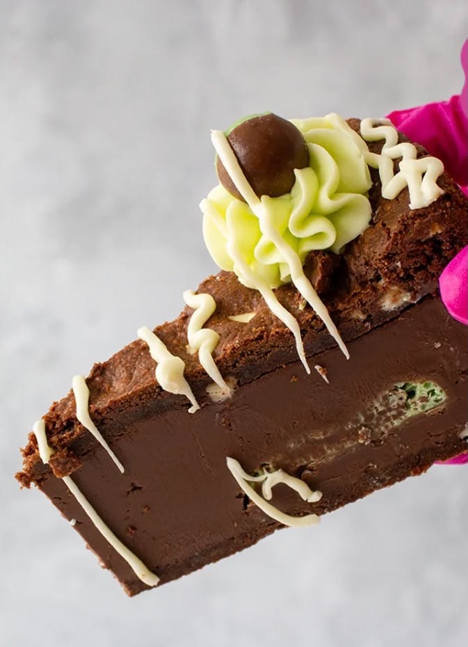 Cookie Pie Slice with Mint Aero. X 3