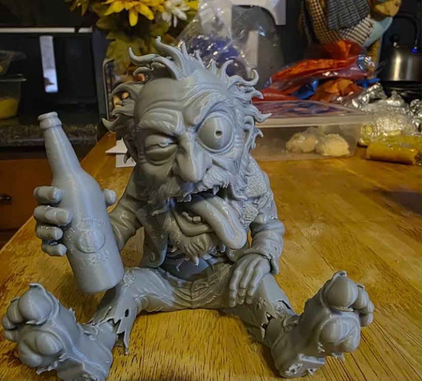 Creative Quirky Drunk Old for Man Desktop Ornament, Suitable for Bar Countertop Decoration, Liquor Cabinet Entrance