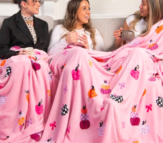 Bowtique Pumpkins Family Throw - Pink