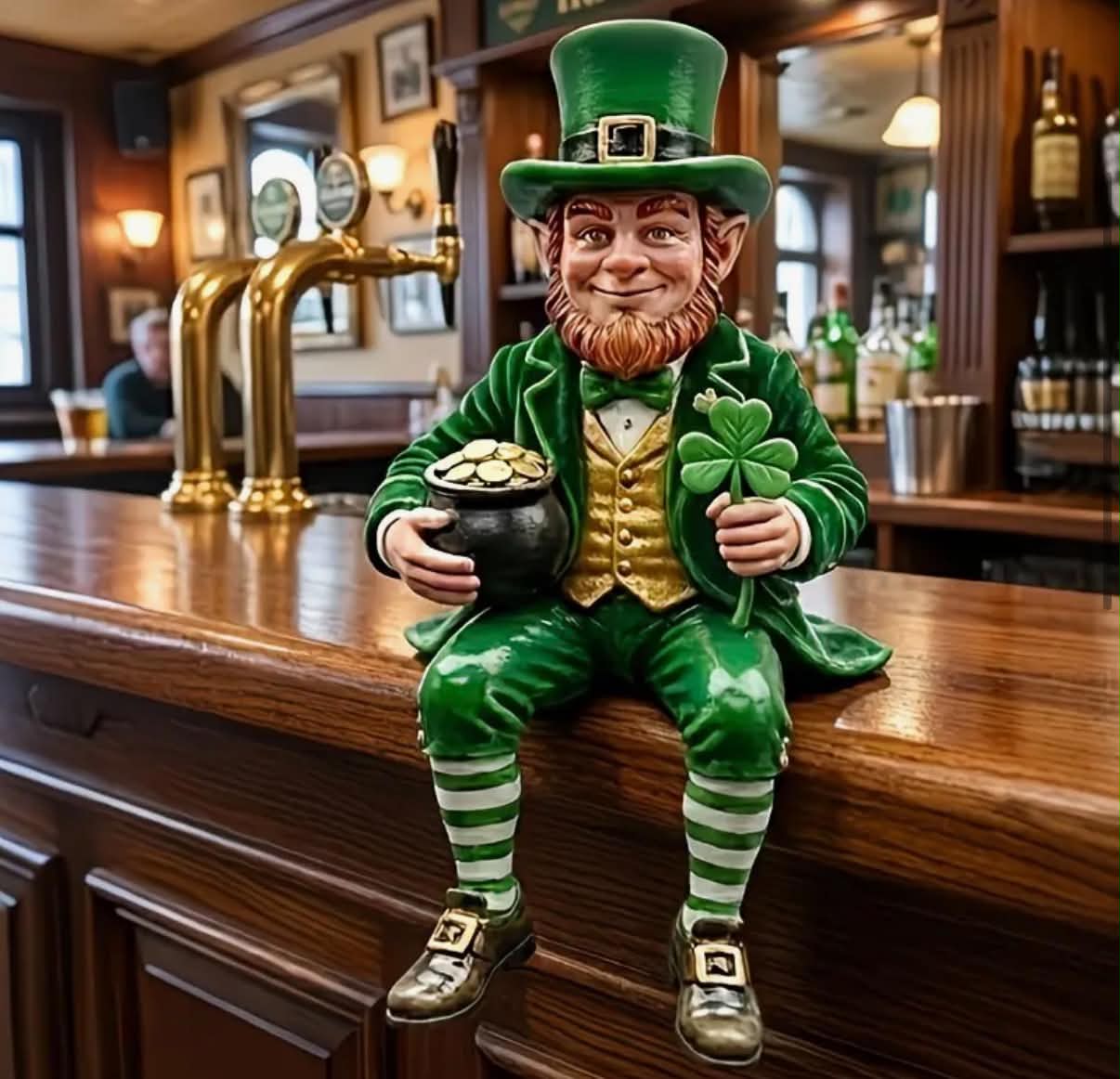 1 pc Green Sitting Leprechaun Figurine with Pot of Golden And Shamrock, St. Patrick'S Day Decoration, 12Cm Height,