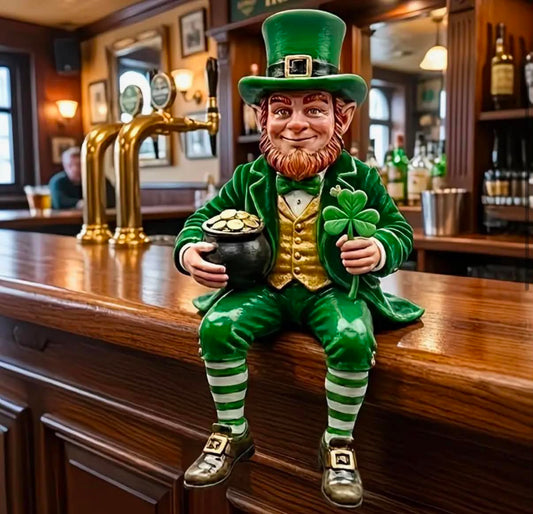 1 pc Green Sitting Leprechaun Figurine with Pot of Golden And Shamrock, St. Patrick'S Day Decoration, 12Cm Height,