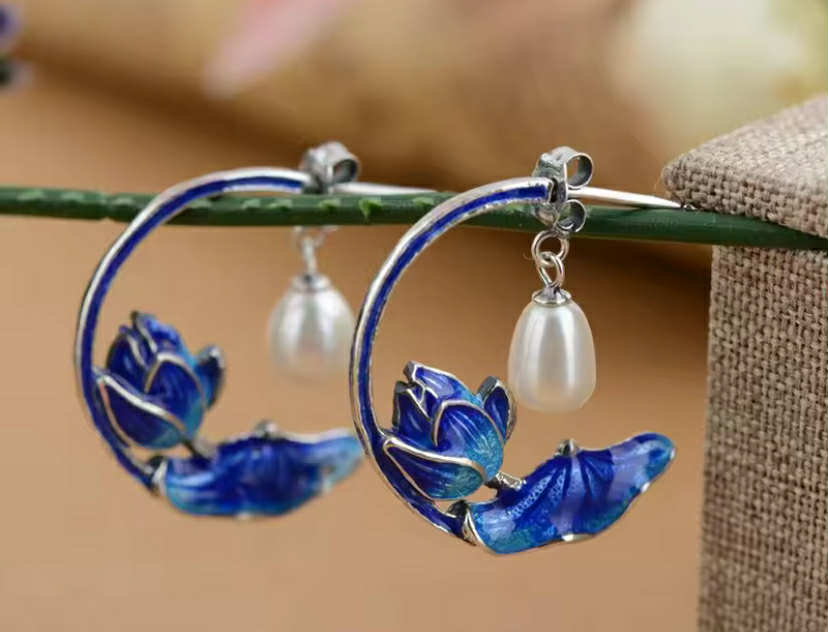 Three-dimensional craft silver carving lotus pearl earrings