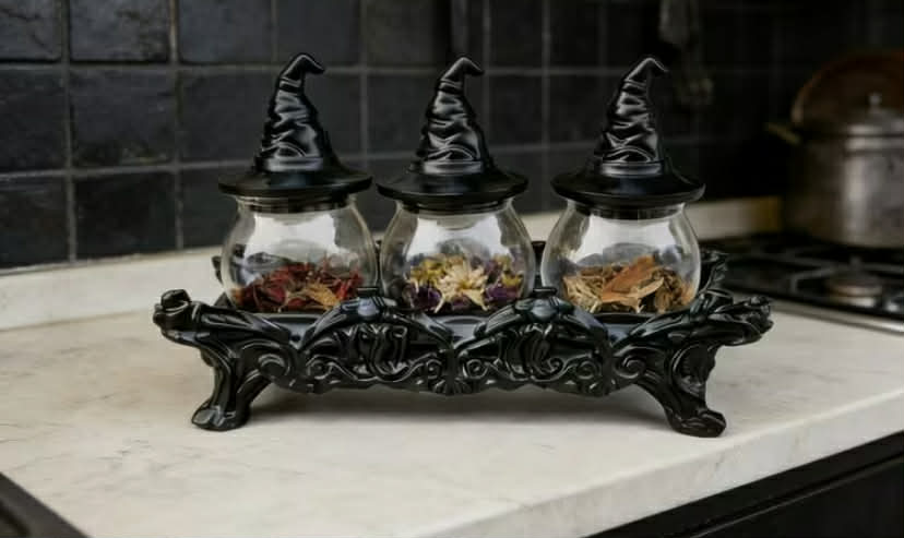 These Three Wizard-Shaped Spice Containers, Crafted from Vintage Glass, Come with Distinctive Lids. They Are Ideal for Keeping And Showcasing Spices in Your Kitchen,