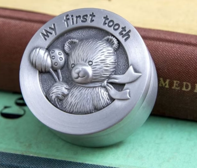 A Set of European-Style Metal Fetal Hair Teeth Storage Box for And, Deciduous Tooth Box, Single Commemorative Box, Collection And Preservation Box